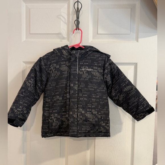 Columbia Toddler Winter Coat 3T Black Hooded Puffer Jacket Insulated - Picture 3 of 12